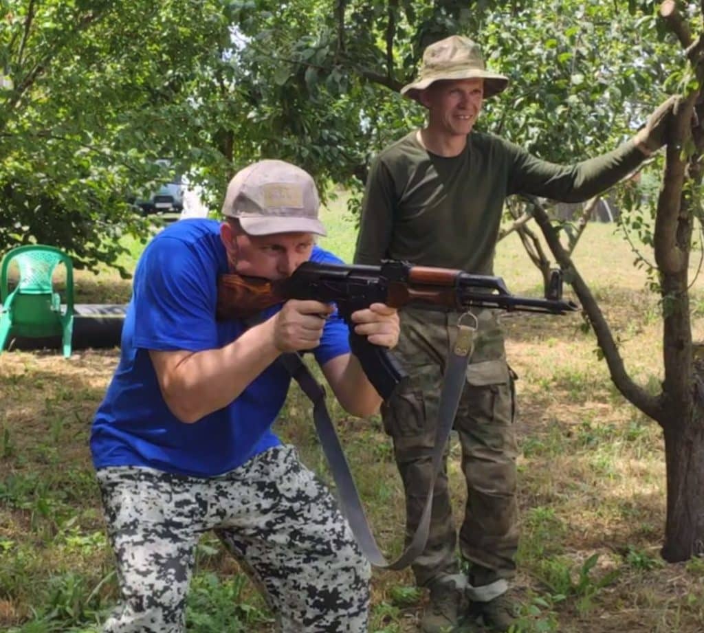 В минувшие выходные Краснодарский рубеж провёл тренировку с единомышленниками. Познакомились с новыми братьями, рассказали о новой партии, её программе.